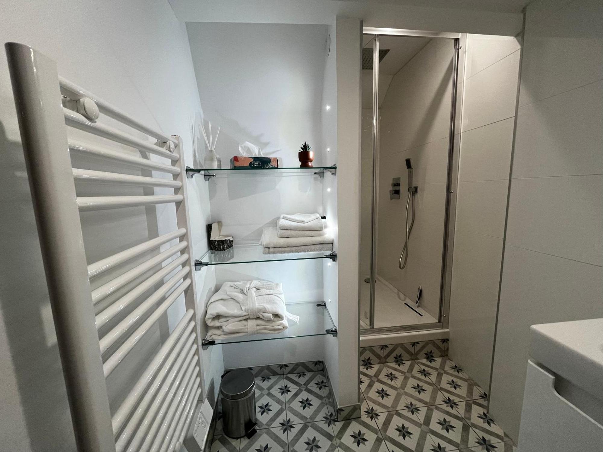 Апартаменты Tinyhouse Experience In Beaujolais Виллефранче-Сур-Салне Экстерьер фото